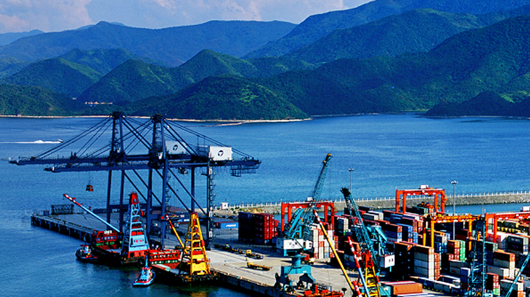 深圳港今年前两月集装箱吞吐量同比增长23.5%，达483万标箱...