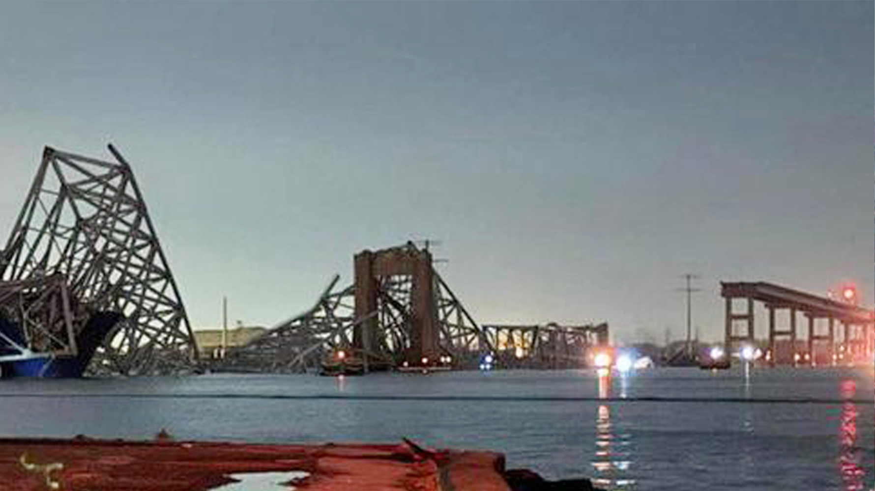 集装箱船撞塌美国大桥，船公司发布紧急公告
